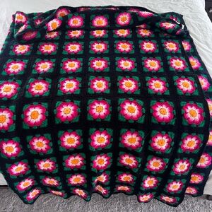 Vintage Floral Granny Square Crochet blanket, Black and Pink